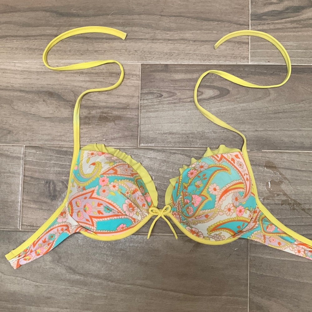 Victoria’s Secret bikini top